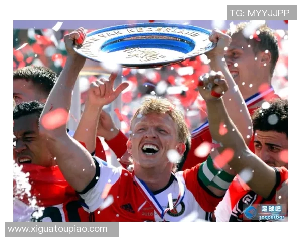 足球球星餐厅聚会揭秘 球场英雄如何享受美食与闲暇时光